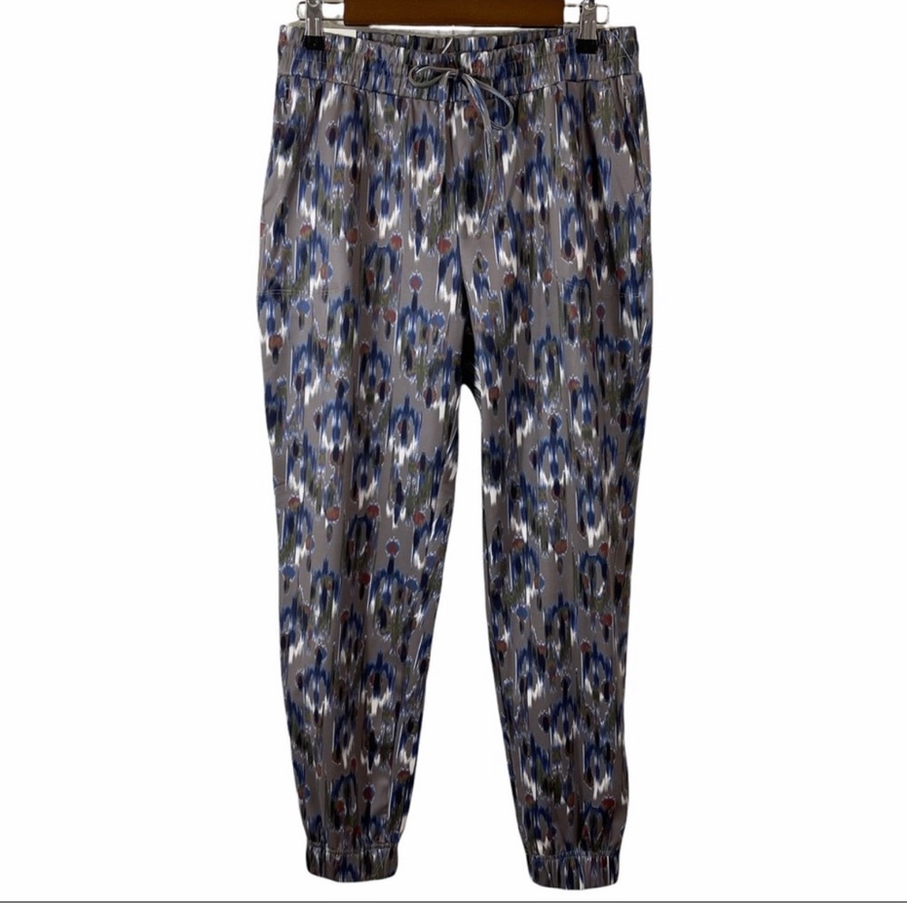 Rachel Zoe joggers, multicolor. Size M. Zipper and tie-string. Elastic ankle.